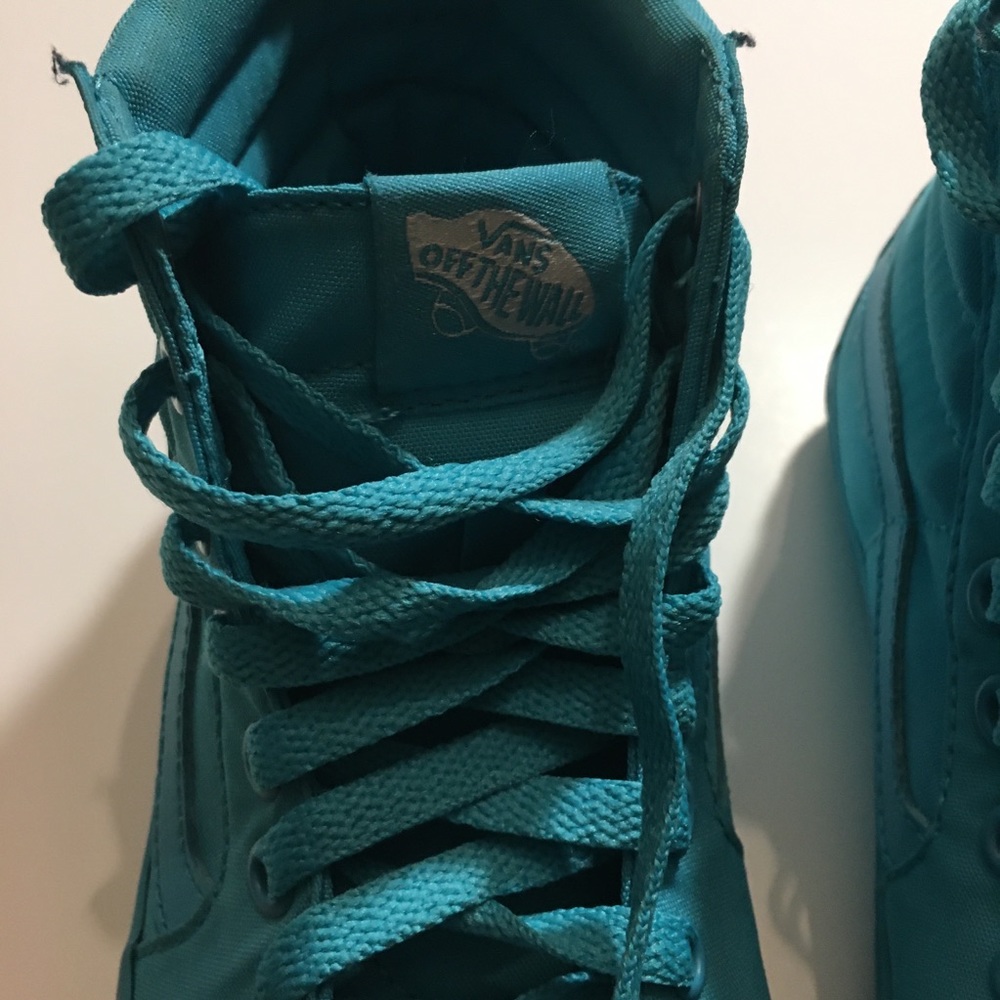 Vans - Picture 6 of 8